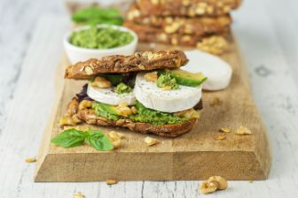 Bettine-gerijpt---toast-met-pesto