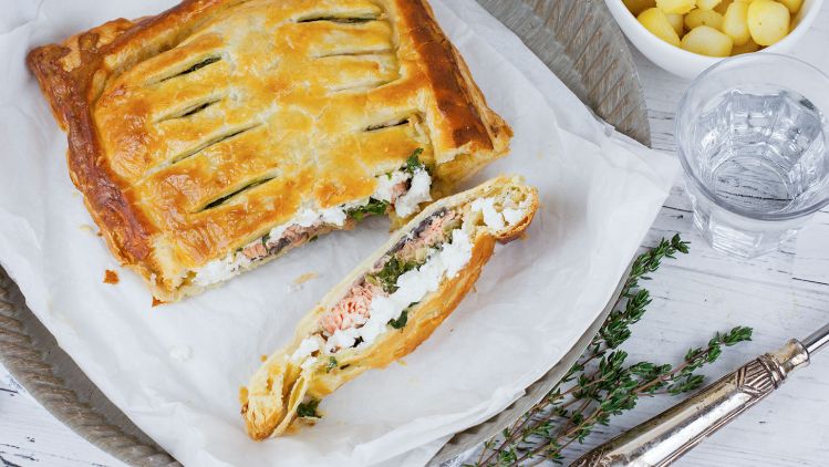 bladerdeegtaart-met-zalm-en-bettine-geitenkaas-2